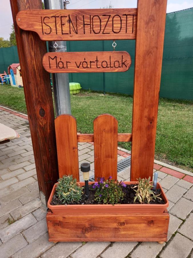 Jucus Vendeghaz 호텔 Zalahaláp 외부 사진